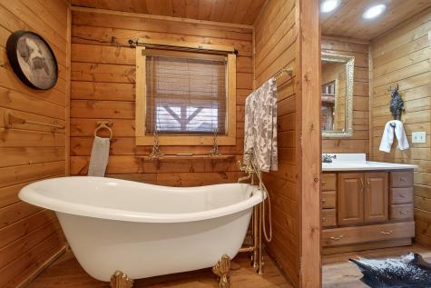 142 Rayahs Way Quebeck TN 38579