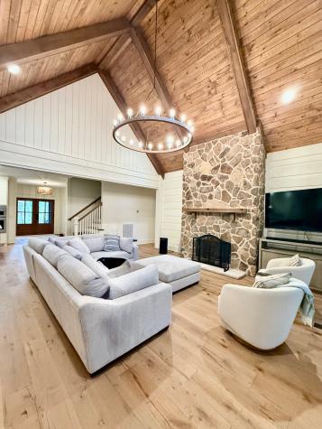 1863 Lake Louisa Loop Monteagle TN 37356