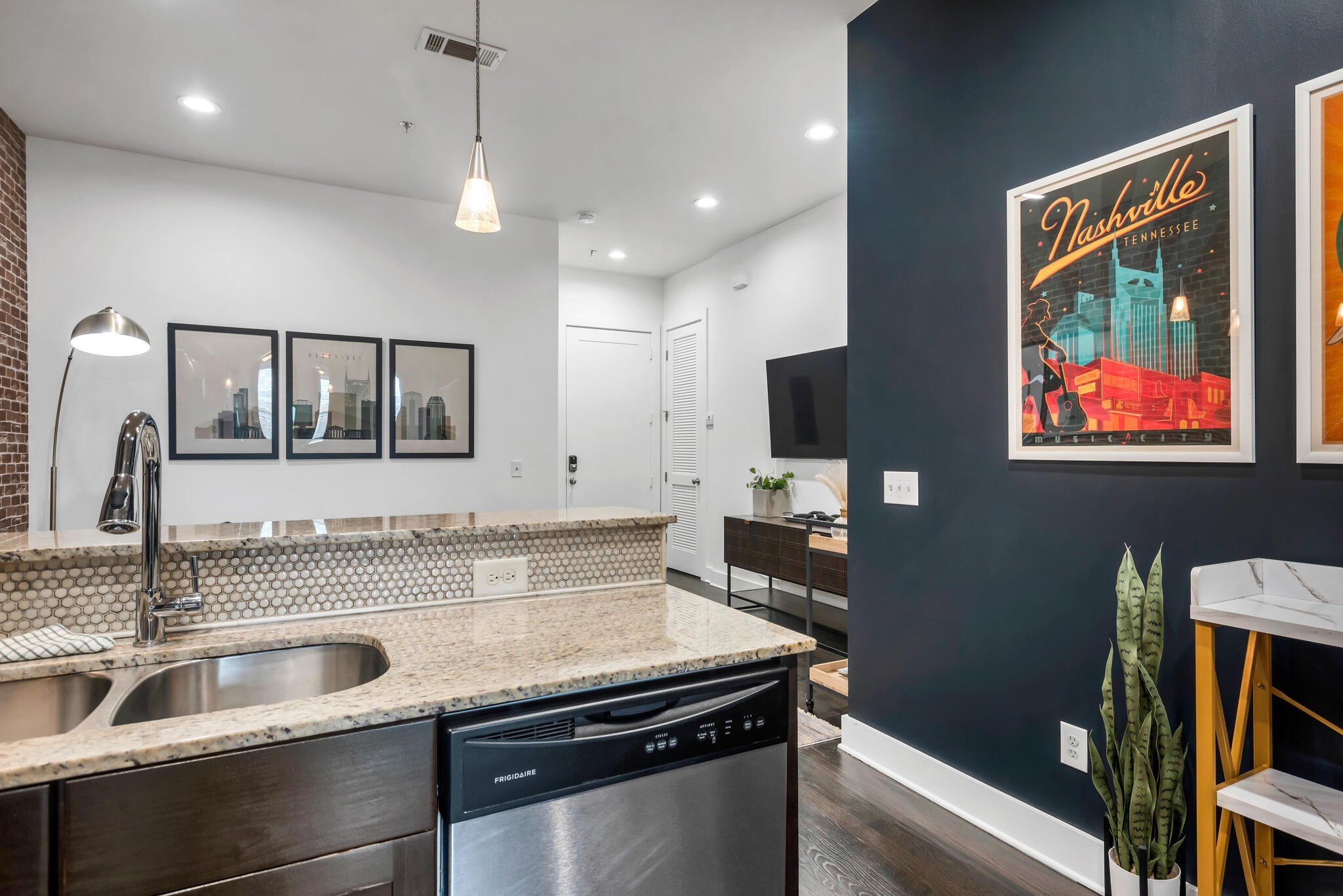 210 30th Ave, N Nashville TN 37203