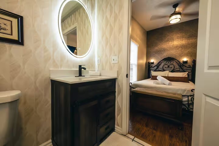 905 11th Ave, N Nashville TN 37208