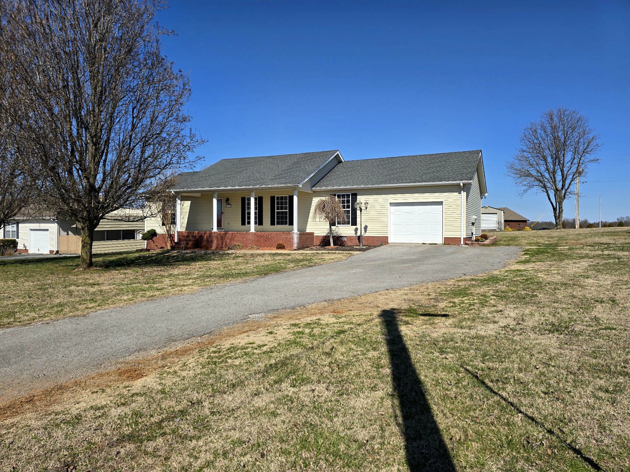 1381 Tom Grissom Road Morrison TN 37357