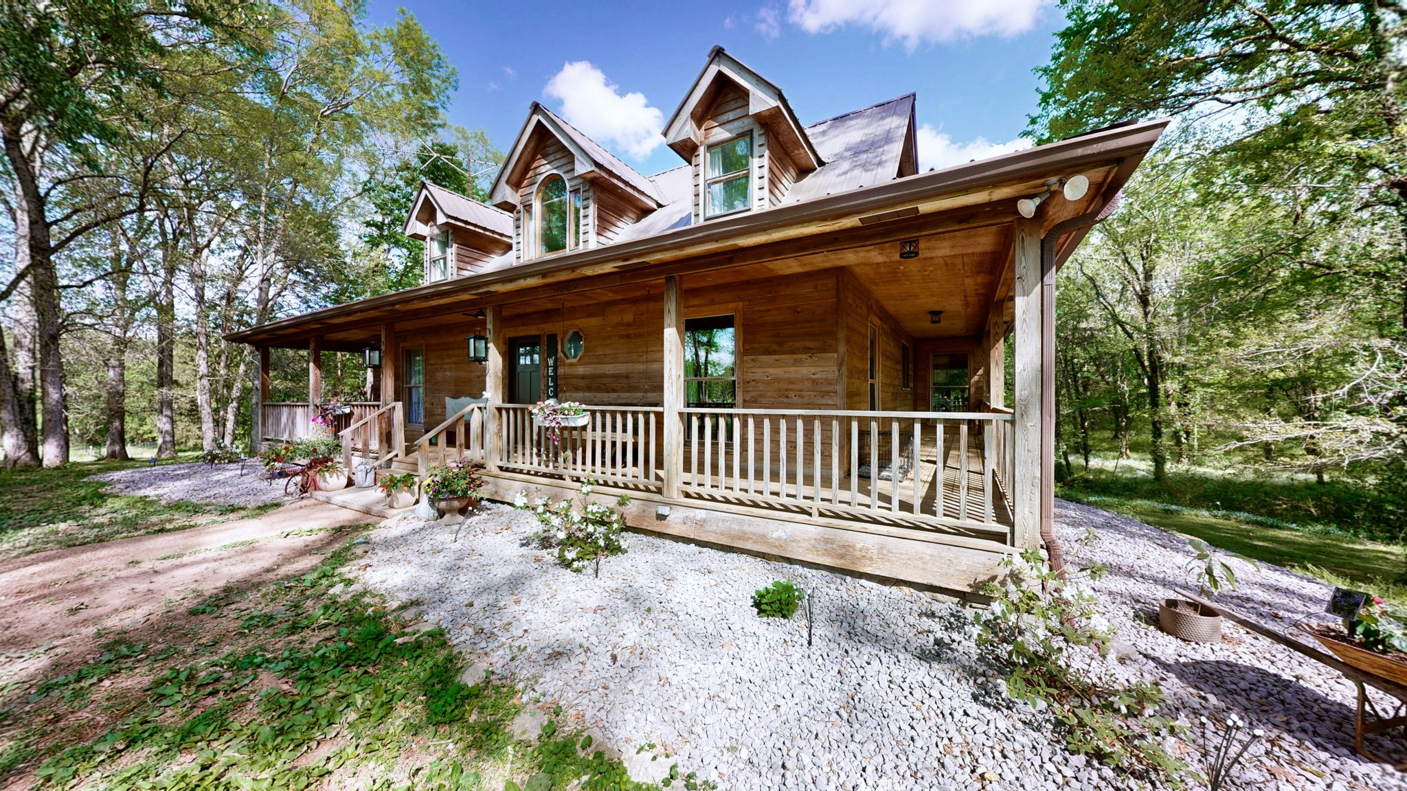 9695 Hartsville Pike Lebanon TN 37087