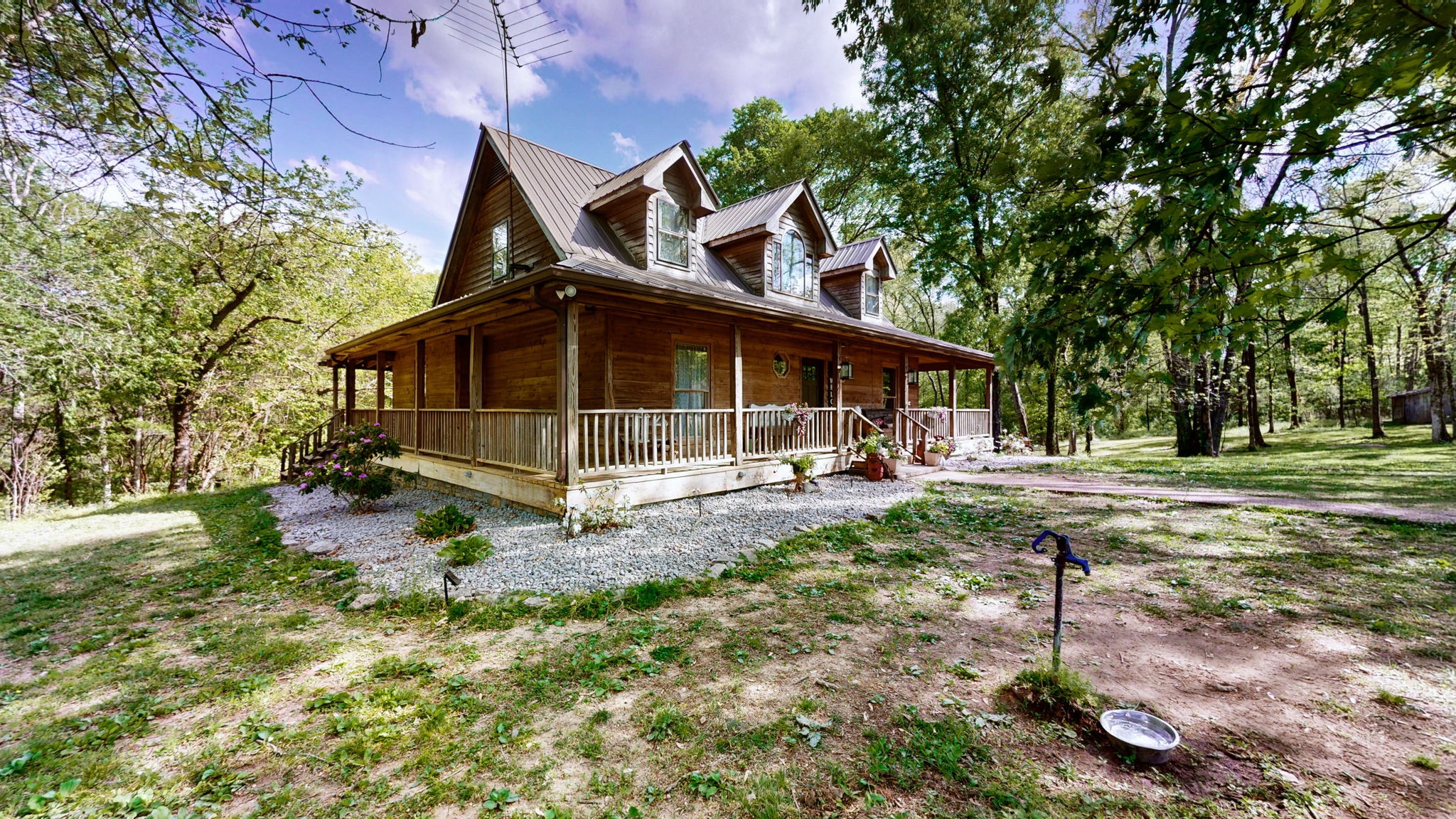 9695 Hartsville Pike Lebanon TN 37087