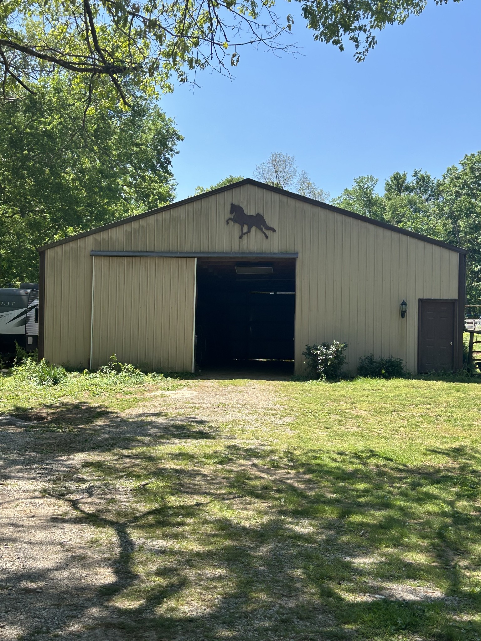 9695 Hartsville Pike Lebanon TN 37087