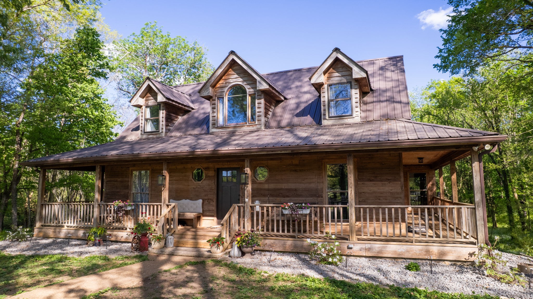 9695 Hartsville Pike Lebanon TN 37087