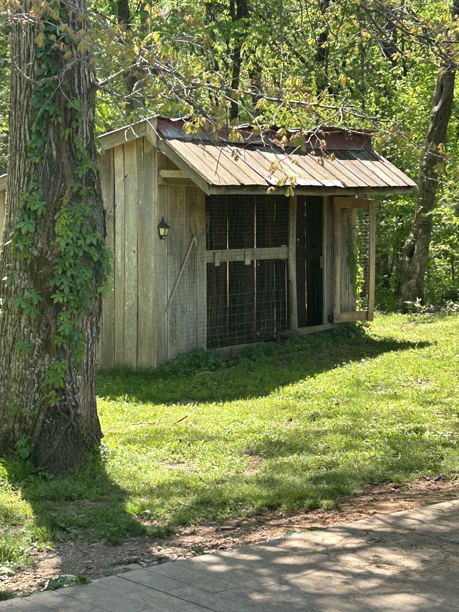 9695 Hartsville Pike Lebanon TN 37087