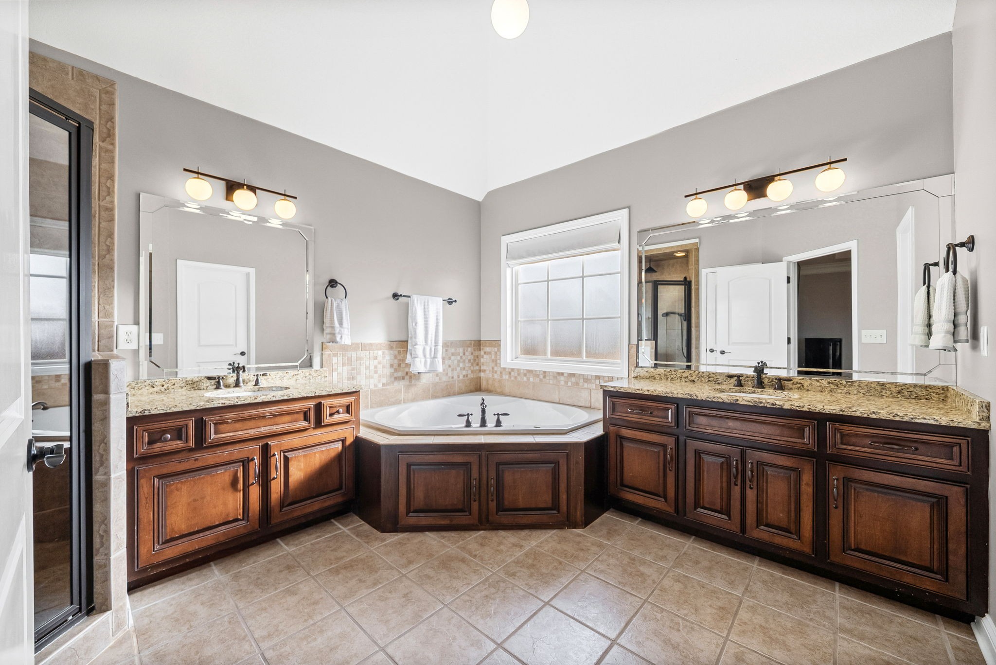 2484 Settlers Trace Clarksville TN 37043