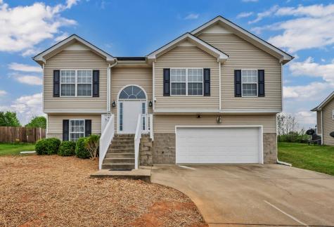 1608 Broad Circle Clarksville TN 37042