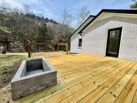 220 Friendship Hollow Road, S Pleasant Shade TN 37145