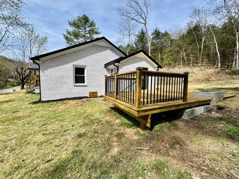 220 Friendship Hollow Road, S Pleasant Shade TN 37145