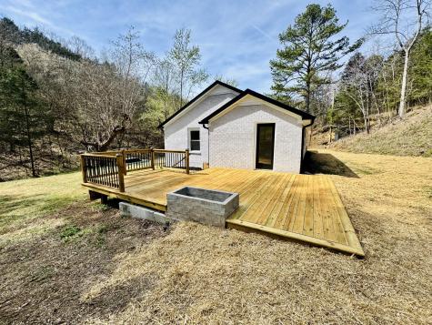 220 Friendship Hollow Road, S Pleasant Shade TN 37145