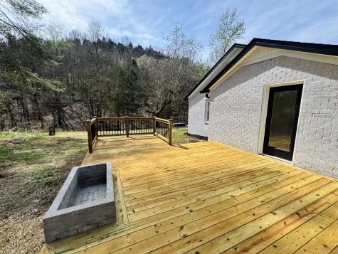 220 Friendship Hollow Road, S Pleasant Shade TN 37145