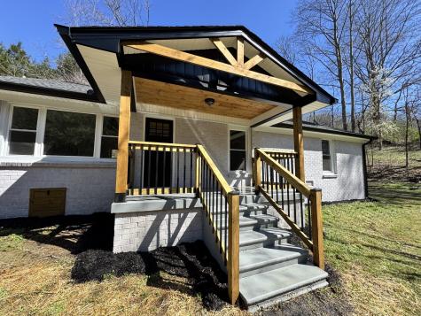220 Friendship Hollow Road, S Pleasant Shade TN 37145