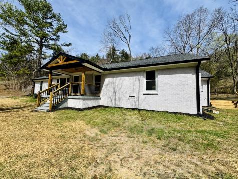 220 Friendship Hollow Road, S Pleasant Shade TN 37145