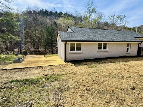 220 Friendship Hollow Road, S Pleasant Shade TN 37145