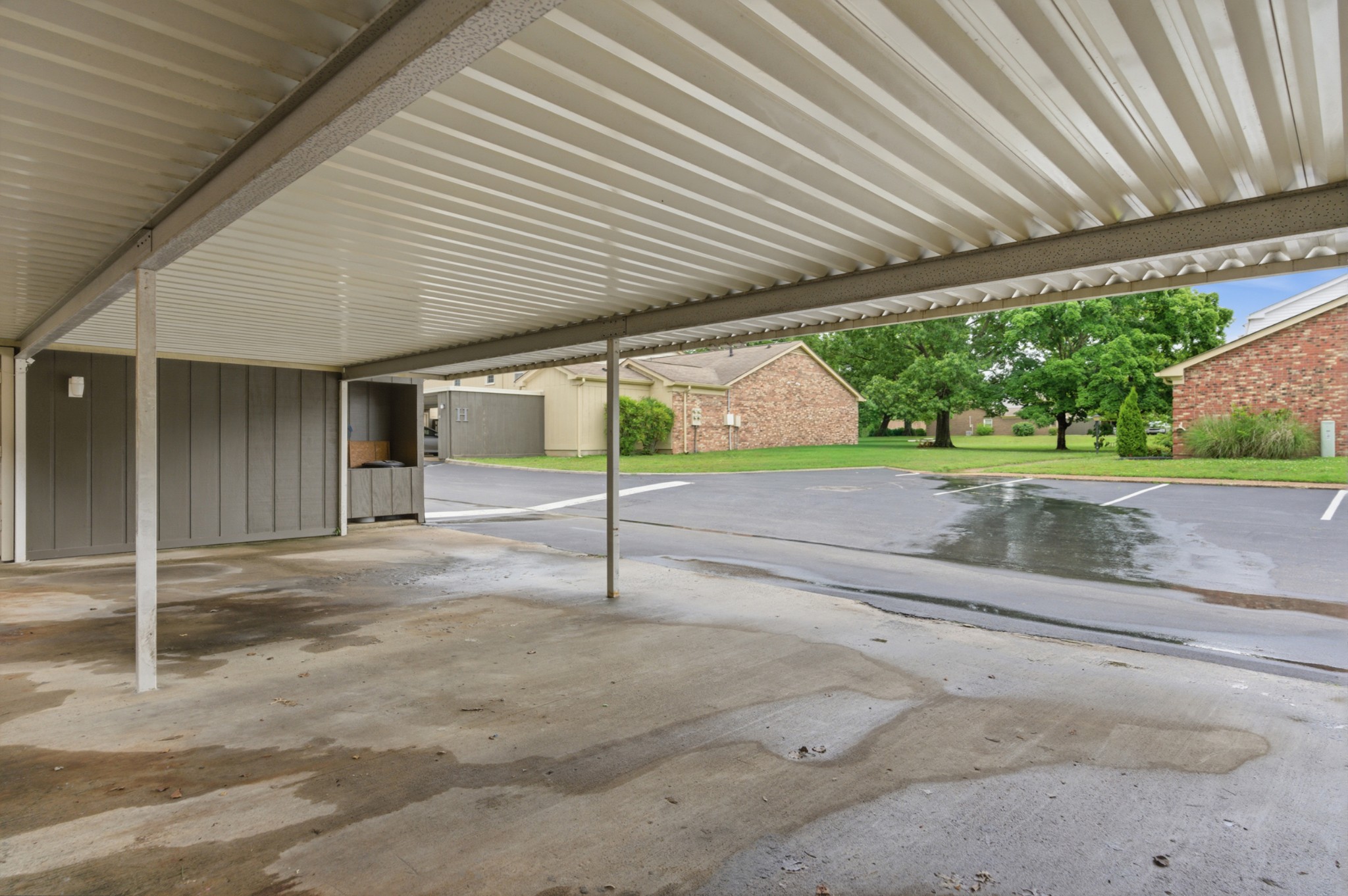 8207 Sawyer Brown Road Nashville TN 37221