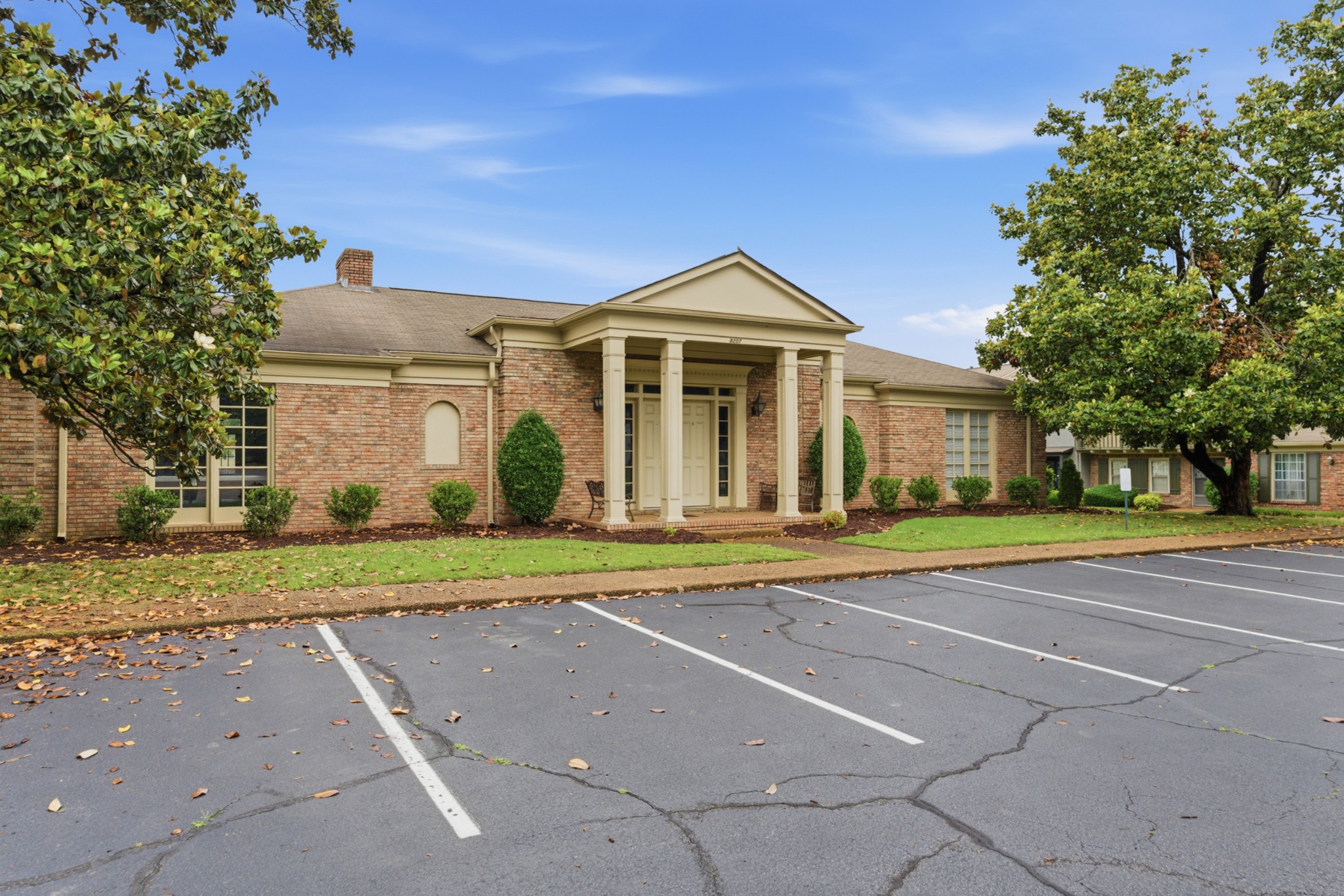 8207 Sawyer Brown Road Nashville TN 37221
