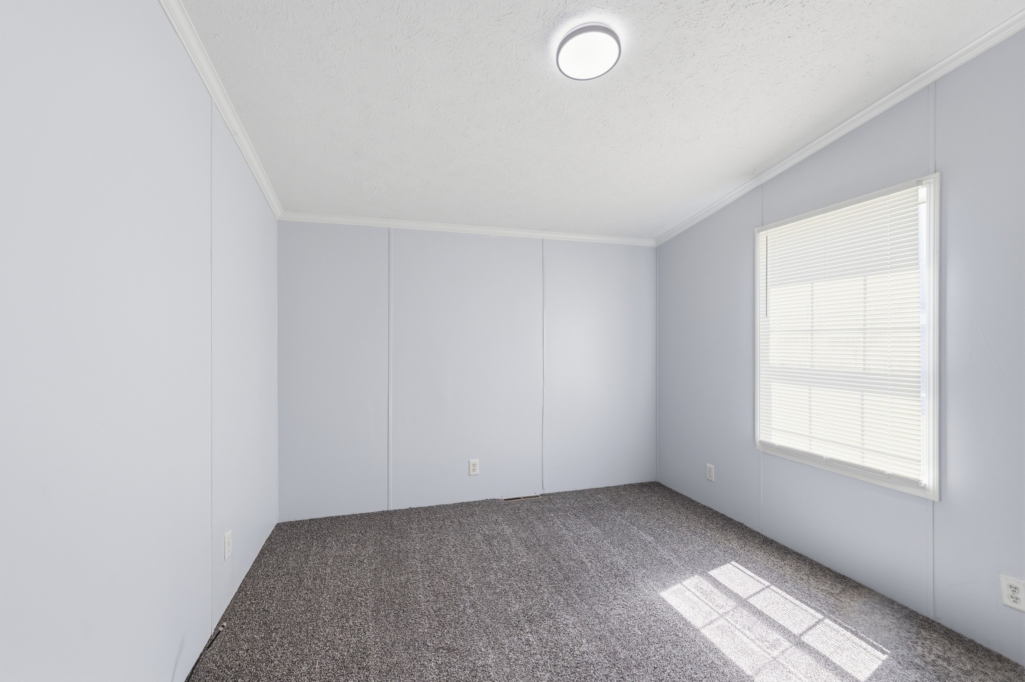 201 Oceanfront Cir, S Antioch TN 37013