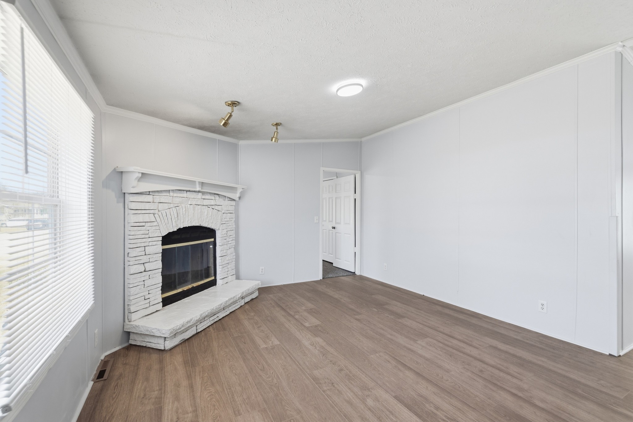 201 Oceanfront Cir, S Antioch TN 37013