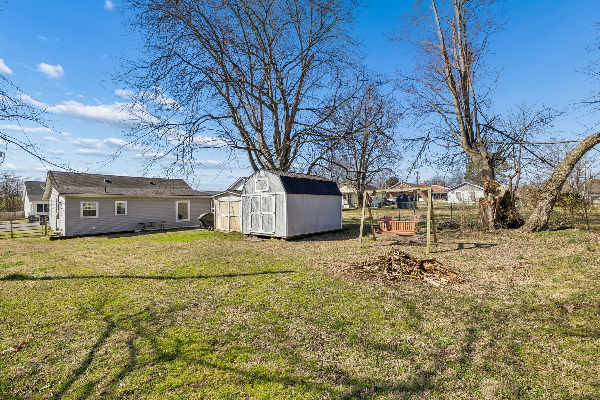 213 21st Ave, W Springfield TN 37172