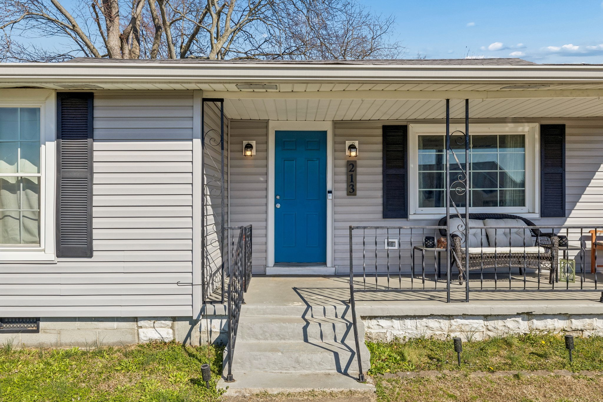 213 21st Ave, W Springfield TN 37172