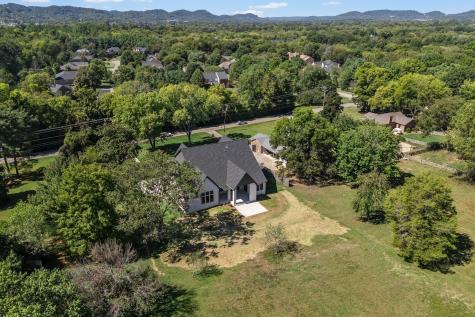712 Wilson Pike Brentwood TN 37027