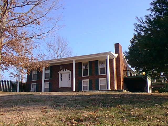 444 Parrish Lane Mc Ewen TN 37101