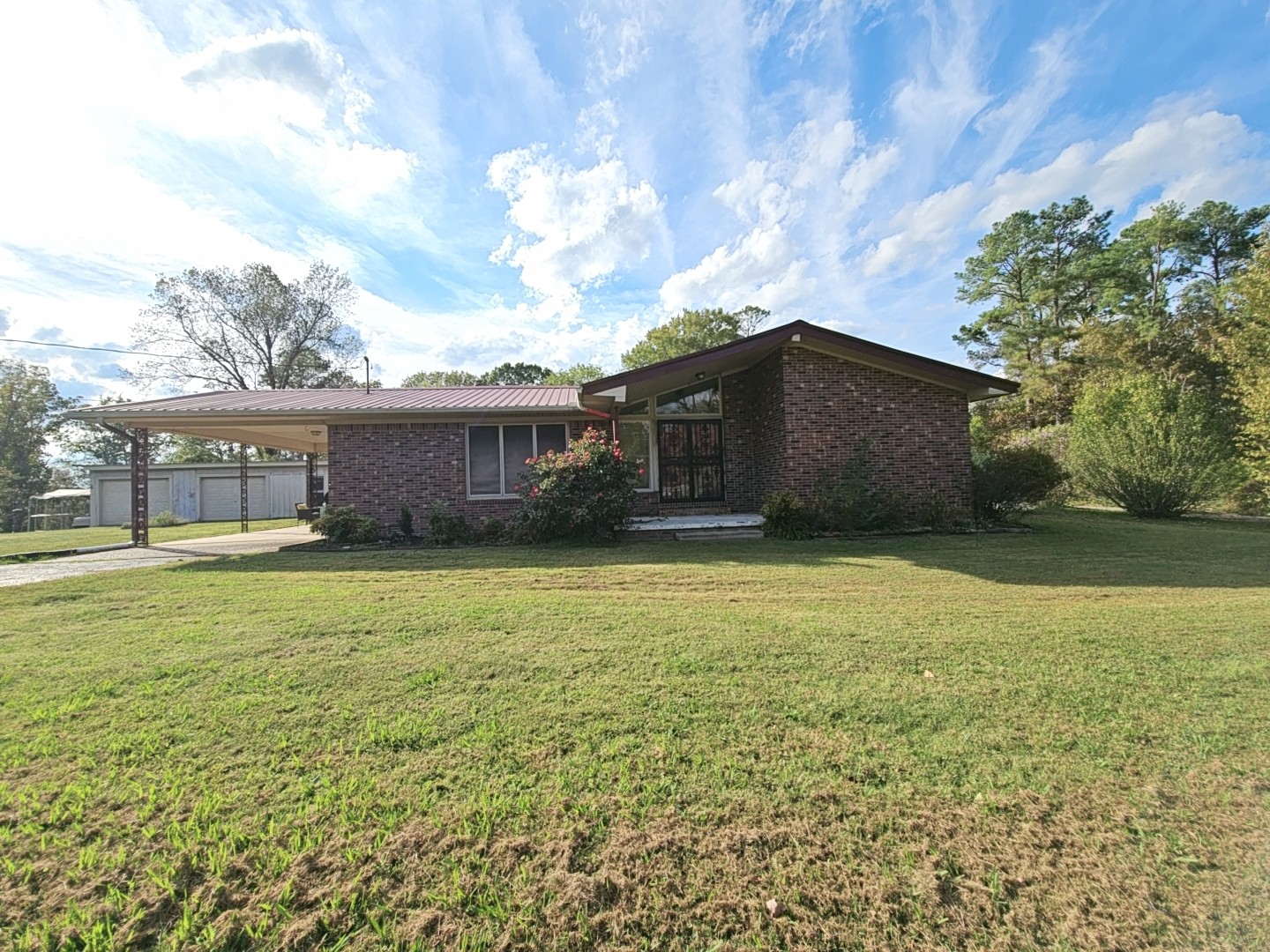 2122 Old Decaturville Road Parsons TN 38363
