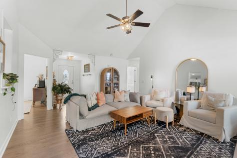 1021 Somerville Drive Cottontown TN 37048