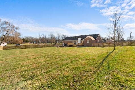 1021 Somerville Drive Cottontown TN 37048