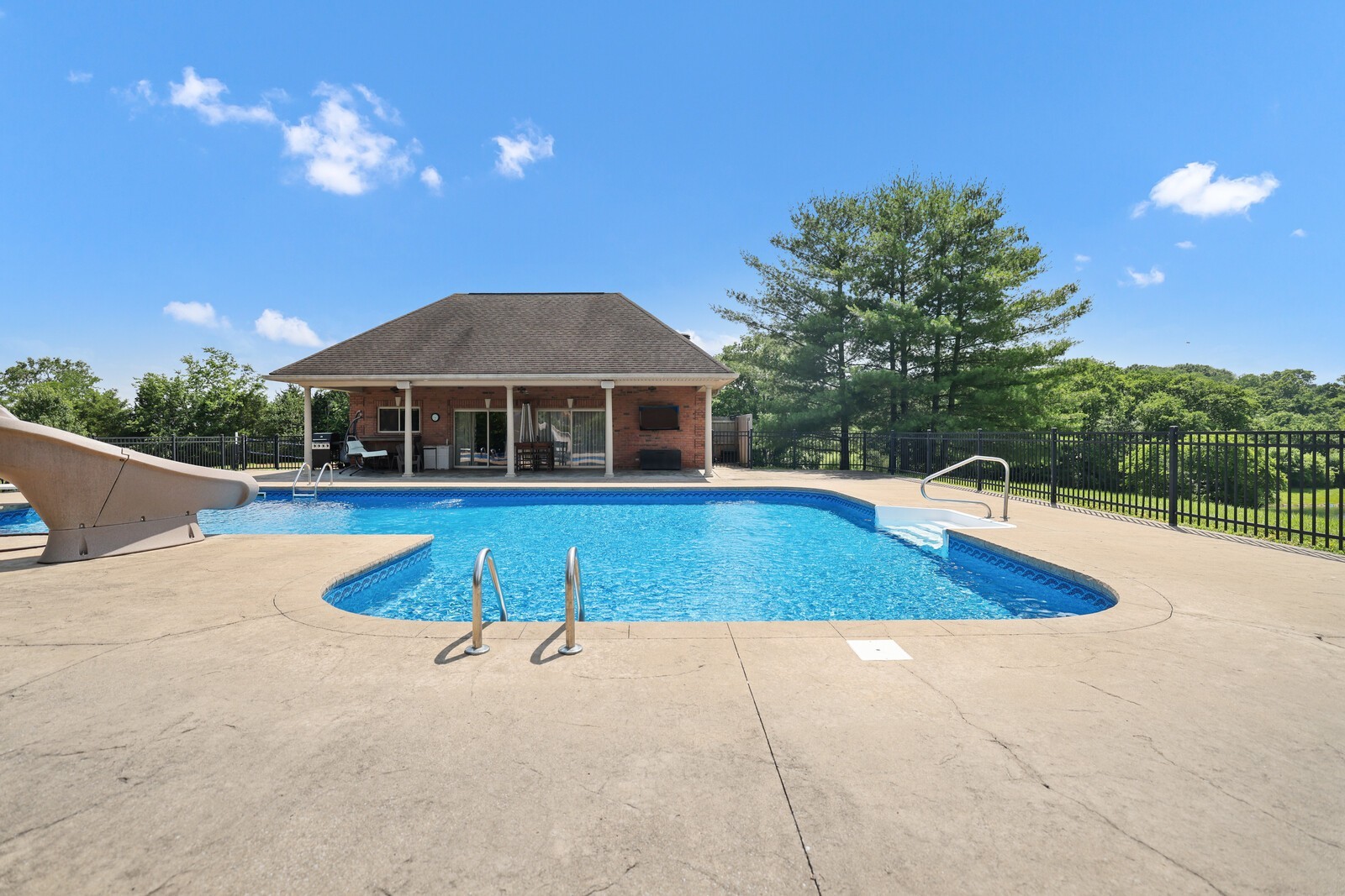 1357 Madison Creek Road Goodlettsville TN 37072