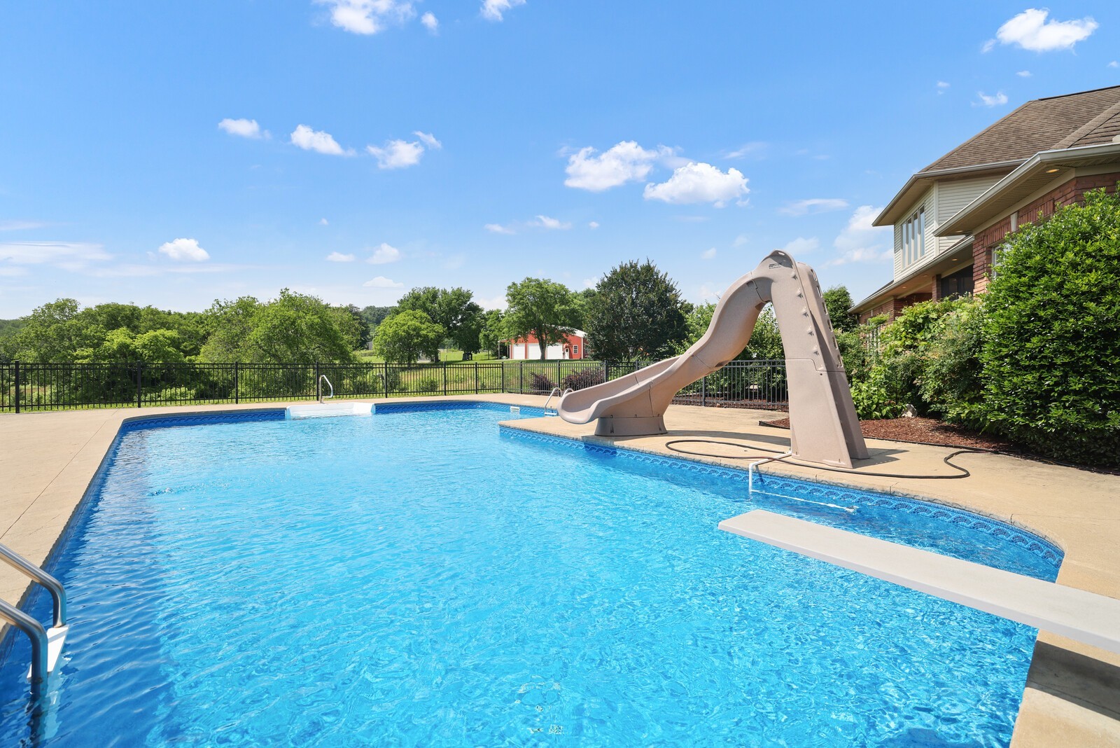1357 Madison Creek Road Goodlettsville TN 37072