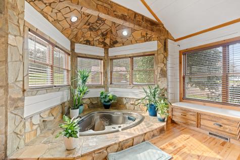 2063 Kennedy Creek Road Auburntown TN 37016