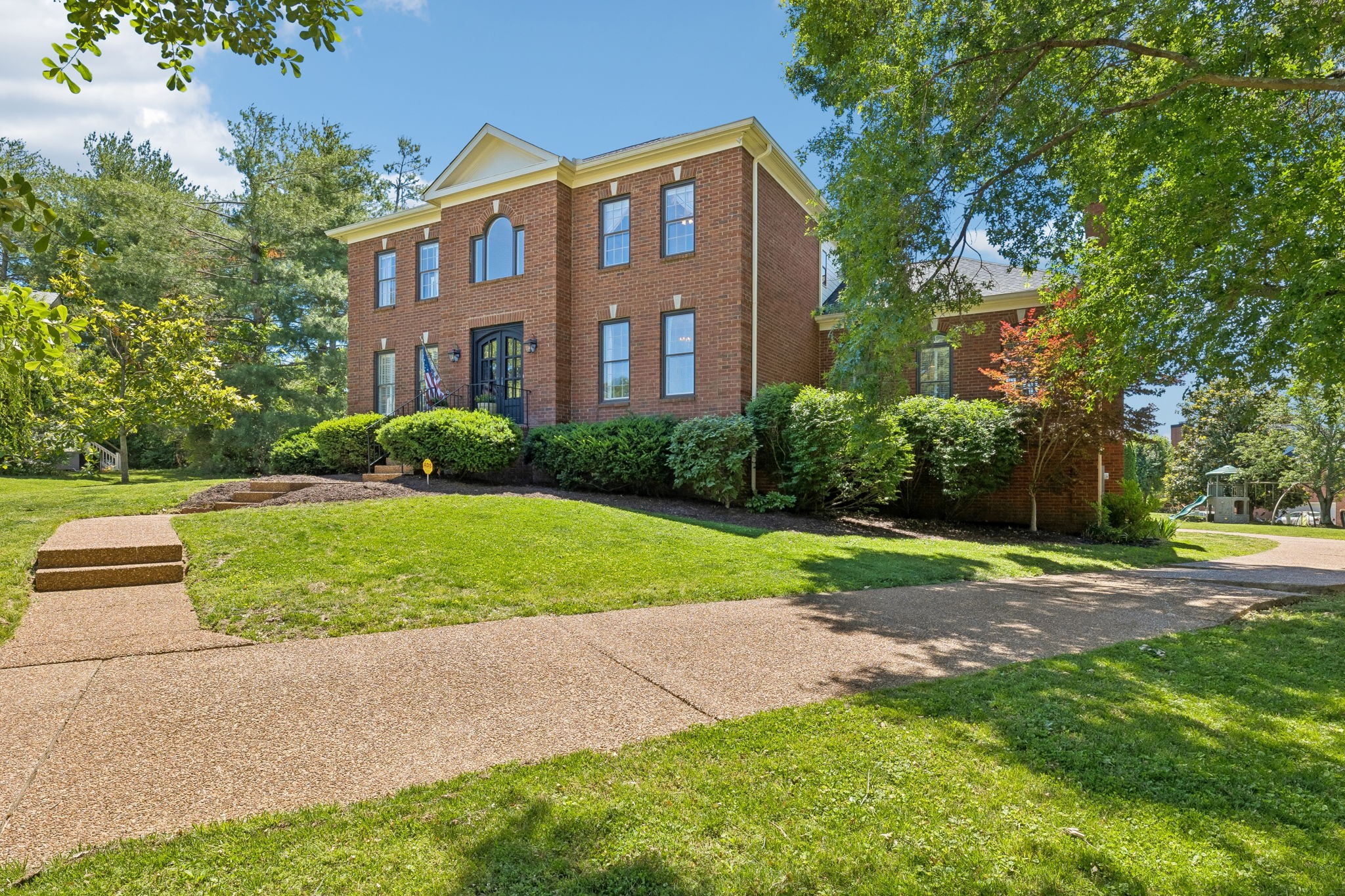 911 Riverbend Road Nashville TN 37221