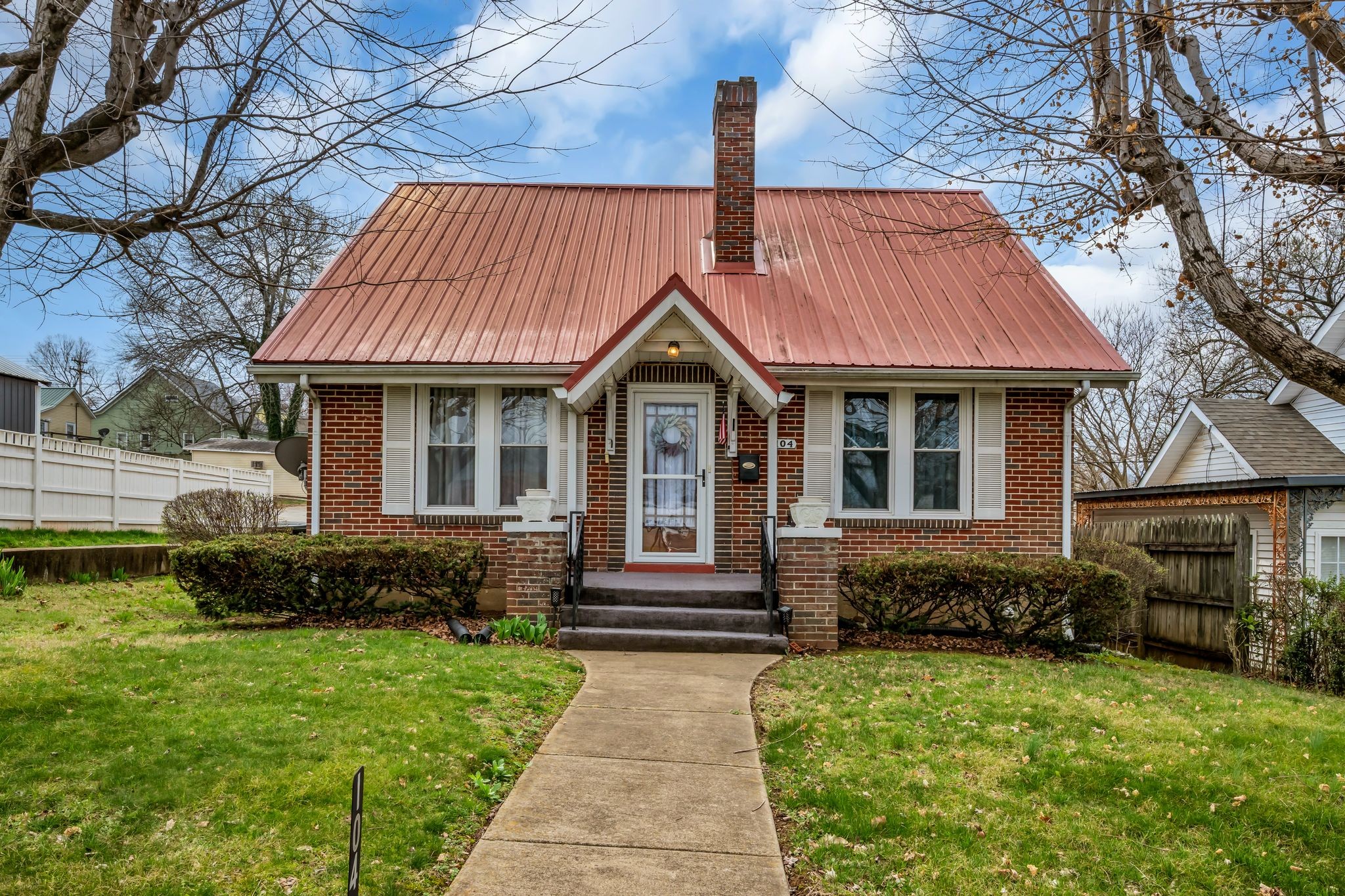 104 W Chestnut Street Dickson TN 37055