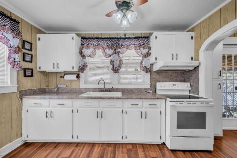 104 W Chestnut Street Dickson TN 37055