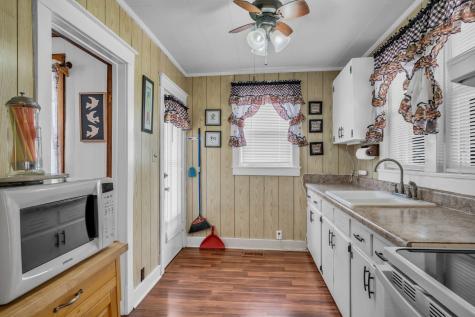 104 W Chestnut Street Dickson TN 37055