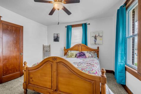 104 W Chestnut Street Dickson TN 37055