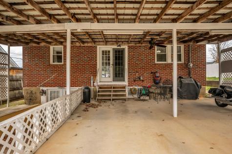 104 W Chestnut Street Dickson TN 37055