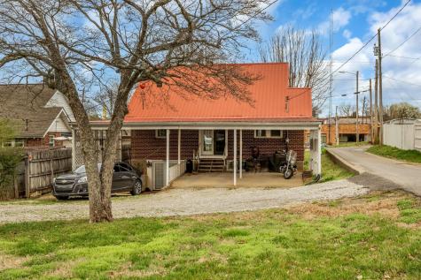 104 W Chestnut Street Dickson TN 37055