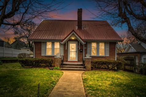 104 W Chestnut Street Dickson TN 37055