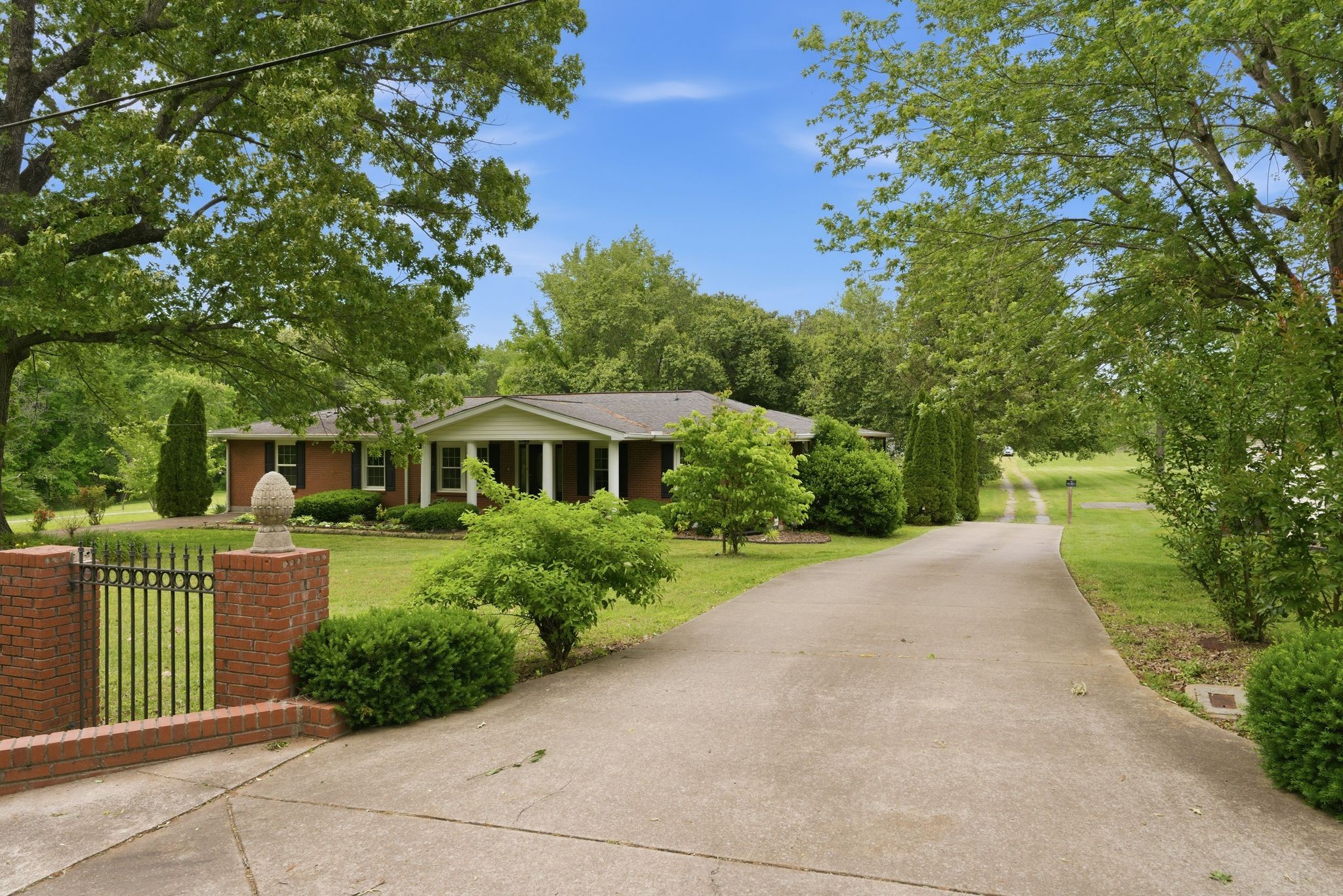 4449 Washington Road Greenbrier TN 37073