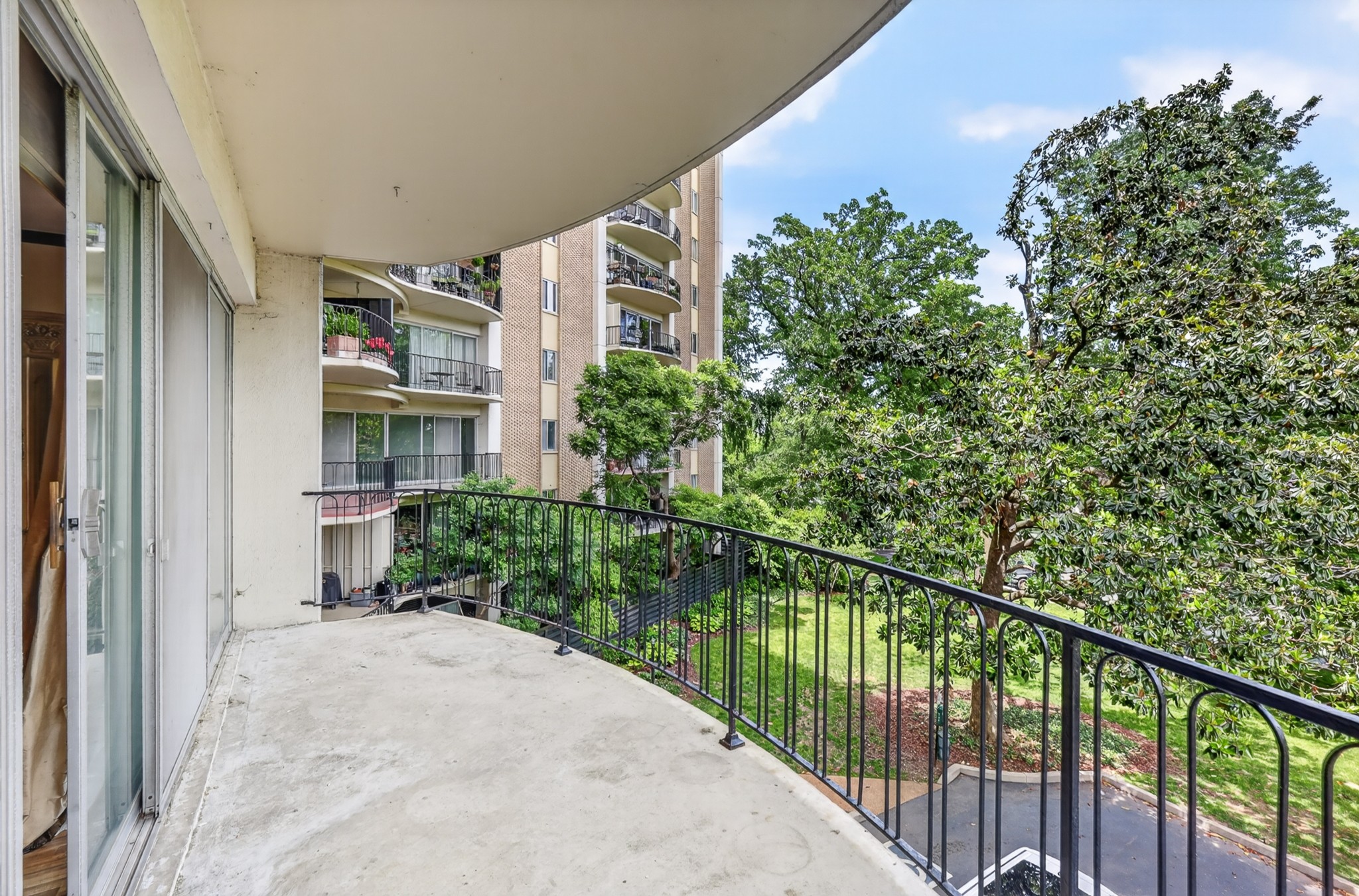 4215 Harding Pike Nashville TN 37205