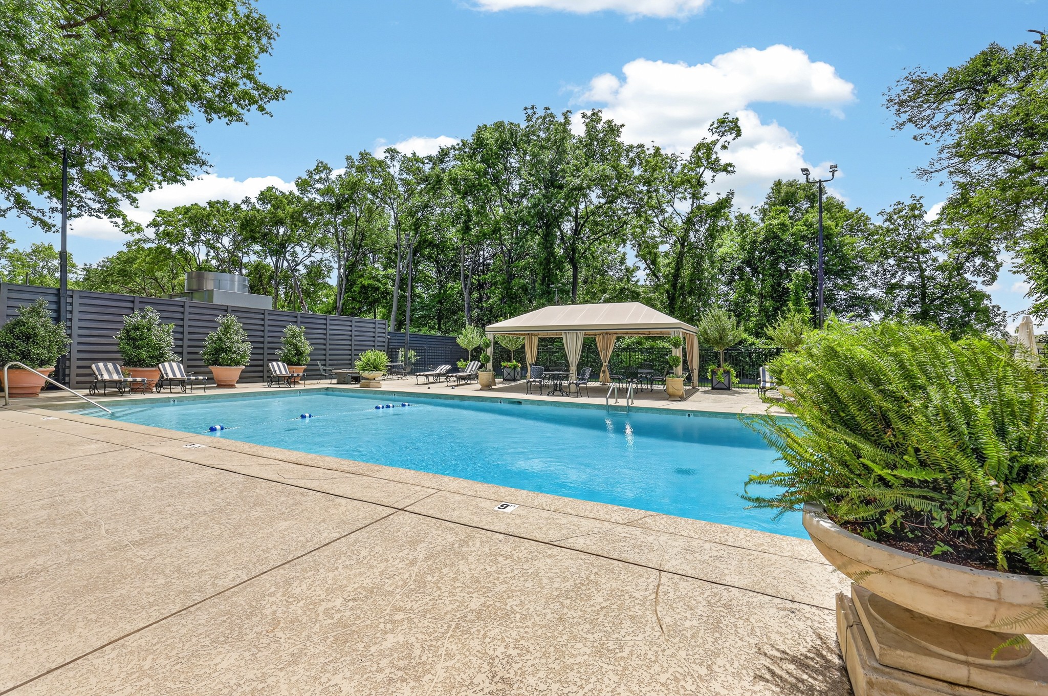 4215 Harding Pike Nashville TN 37205