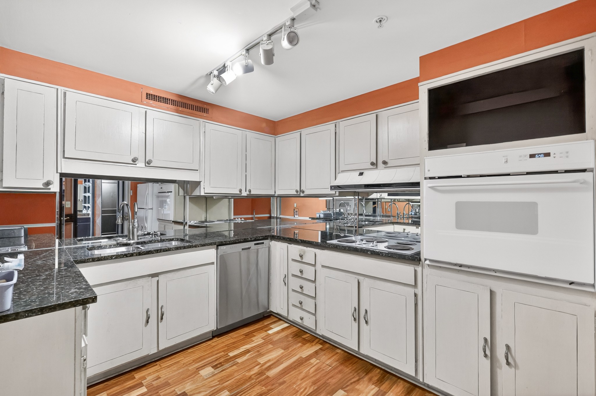 4215 Harding Pike Nashville TN 37205
