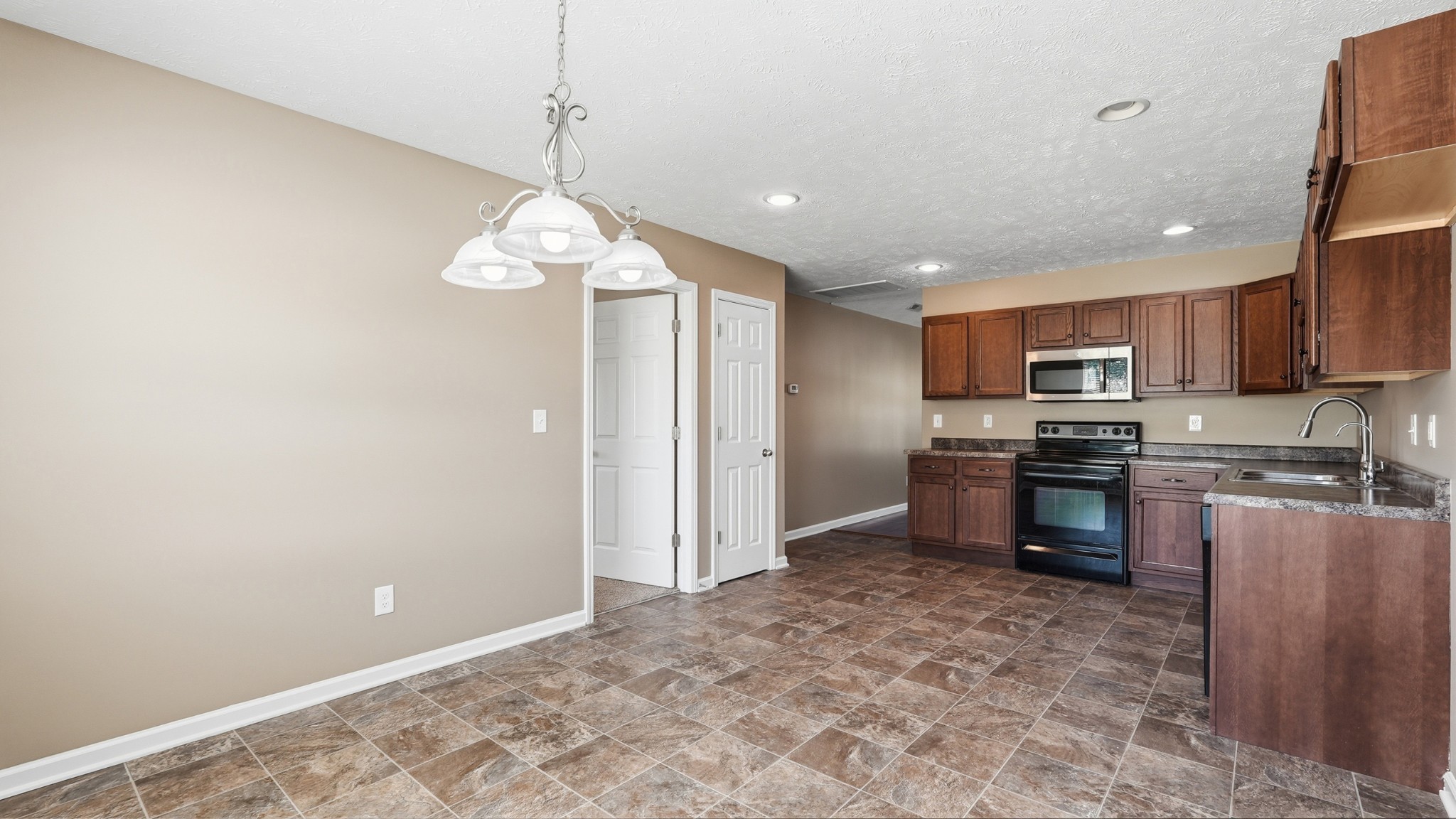 2320 Auldridge Drive Christiana TN 37037
