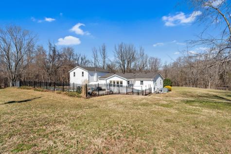 489 Calista Road White House TN 37188