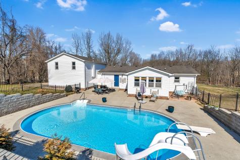 489 Calista Road White House TN 37188