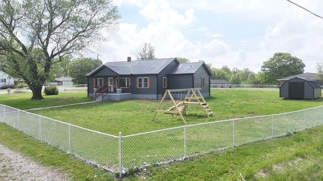 1263 Highway 100 Centerville TN 37033