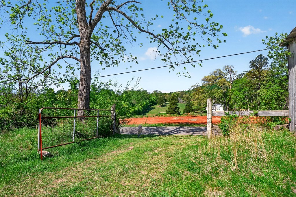 515 Jericho Road Quebeck TN 38579